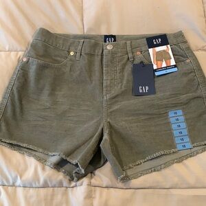 NWT GAP High Waisted Womens Green Corduroy Shorts. Size 10.​​​​​​​​​​​​​​​​​​​